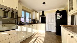 Kitchen- click for photo gallery